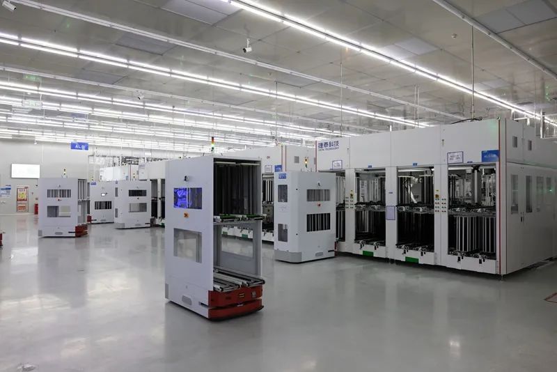 N型電池技術(shù)革命與數(shù)據(jù)科技服務(wù) 誰(shuí)將引領(lǐng)未來(lái)能源新航向？